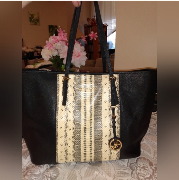 Michael Kors animal print tote - Picture 10 of 10